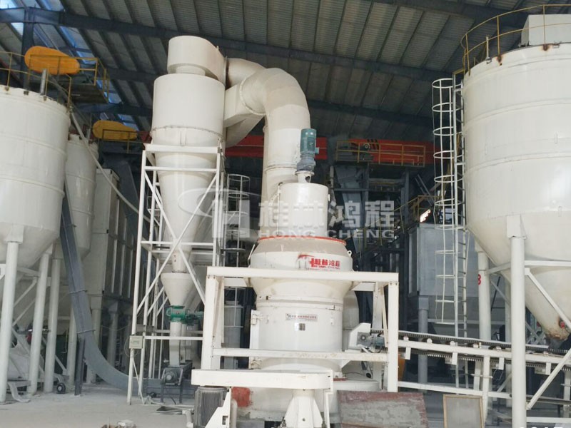 廣西某玻璃廠 250目石油焦磨粉機 HC1700擺式磨粉機設(shè)備現(xiàn)場 廣西某玻璃廠 250目石油焦磨粉機 HC1700擺式磨粉機設(shè)備現(xiàn)場