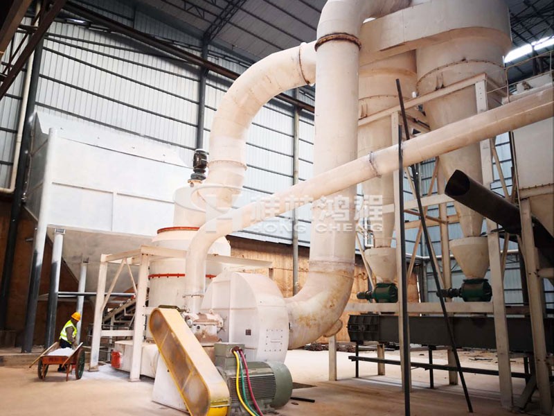 桂林鴻程大型雷蒙粉磨機(jī) HC1900縱擺磨粉機(jī) 桂林鴻程大型雷蒙粉磨機(jī) HC1900縱擺磨粉機(jī)石灰石250目