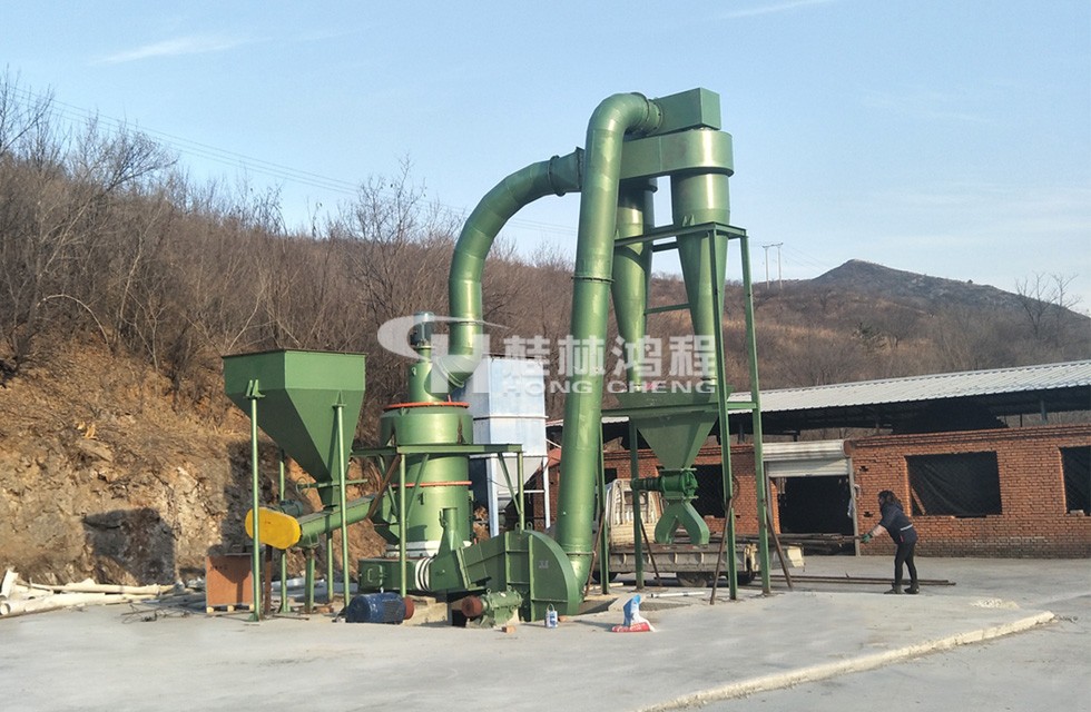 桂林鴻程大型雷蒙粉磨機(jī) HC3200縱擺磨粉機(jī) 活性炭磨機(jī) HC3220桂林鴻程大型雷蒙粉磨機(jī) HC3200縱擺磨粉機(jī) 果殼活性炭磨機(jī)