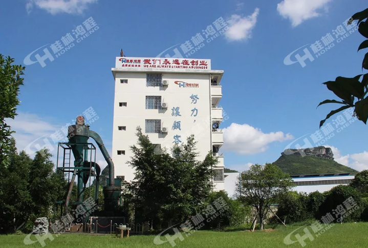 時(shí)產(chǎn)15噸雷蒙機(jī)多少錢(qián)？請(qǐng)到鴻程雷蒙機(jī)生產(chǎn)基地直接面談